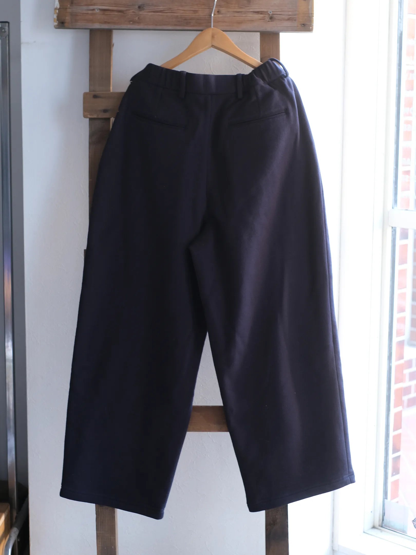 THE SUNNY "SWEAT TWO TUCK PANTS / NAVY"