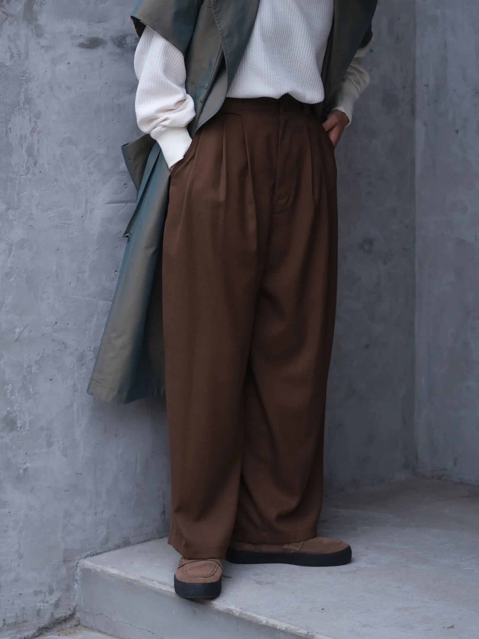 manon "WOOL MIX THREE TUCK WIDE PANTS(2colors)"