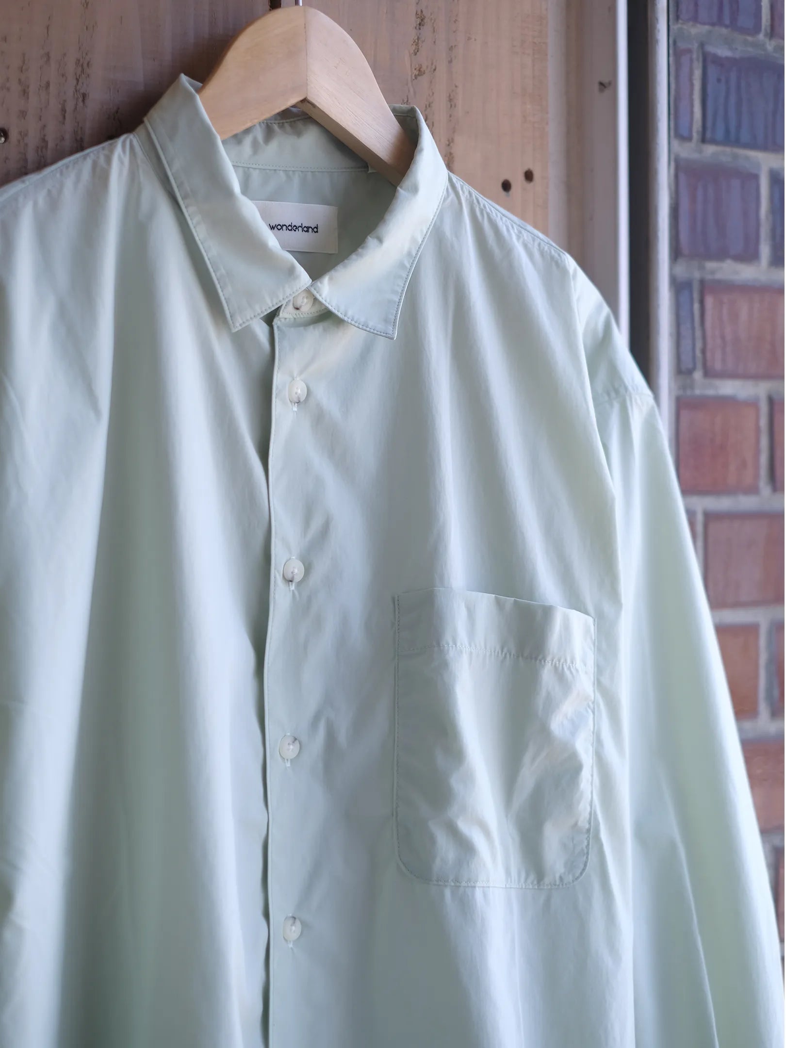 wonderland  "Simple Shirts"