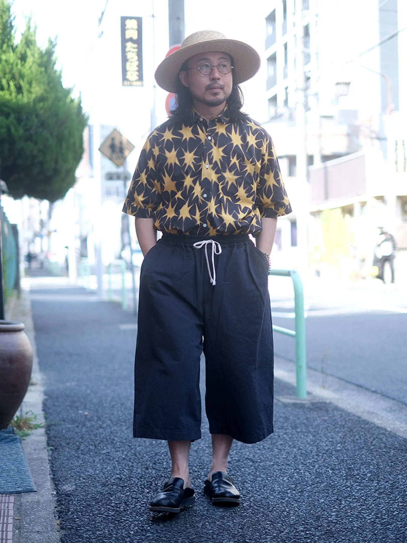 児島新鮮組  "BIG BULB SHORTS (CHARCOAL)"