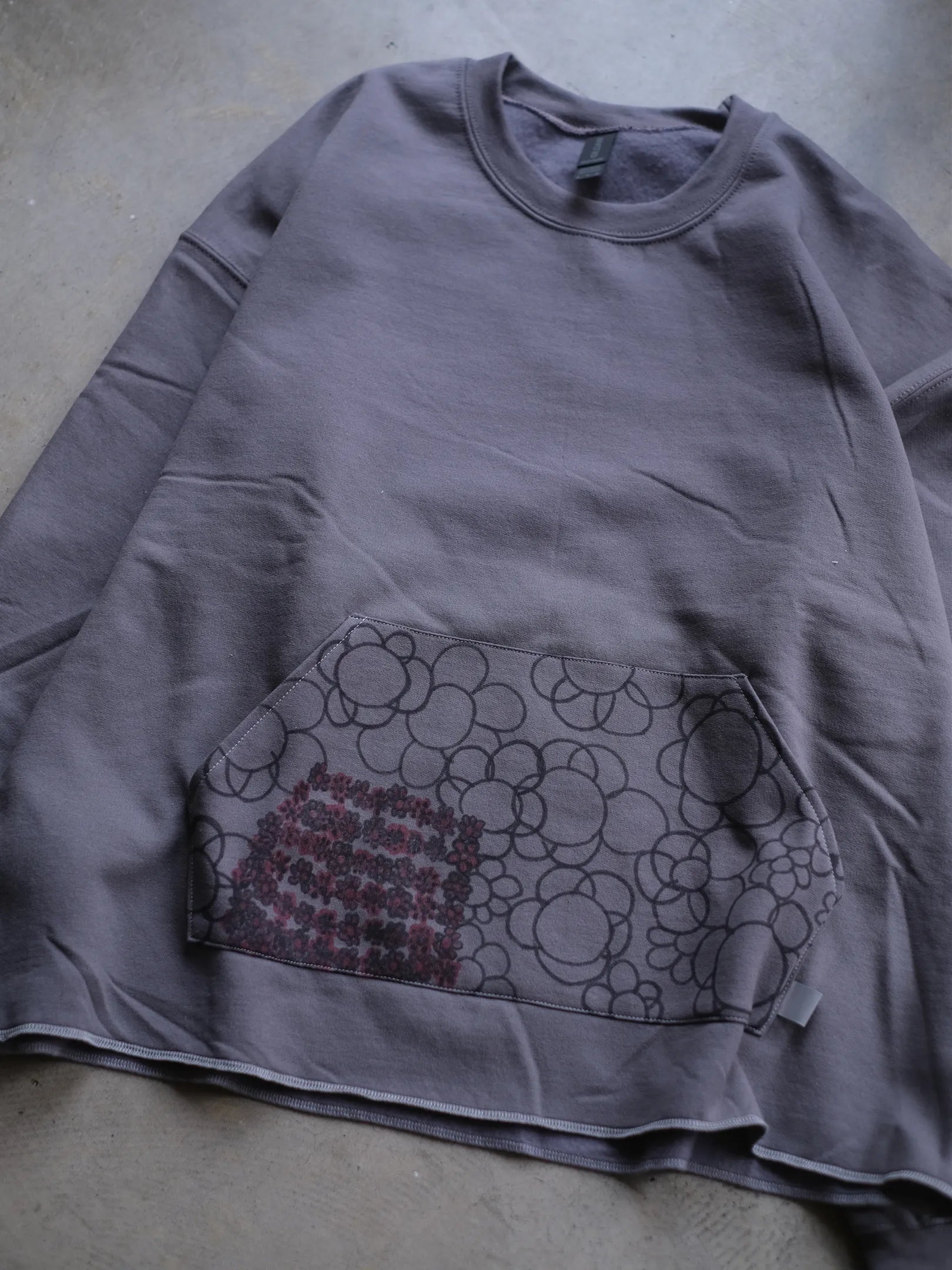 SFRN×Panio   GILDAN CUSTOM FRONT POCKET CREW SWEAT (Charcoal)