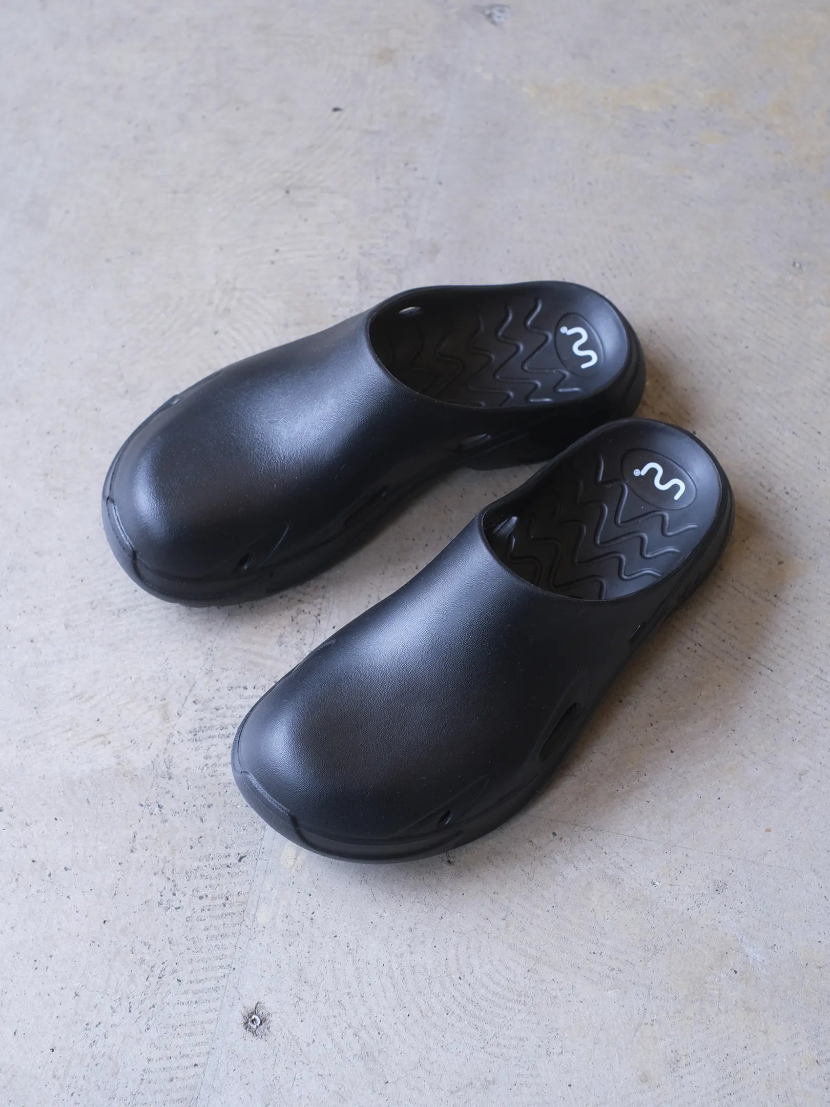 doubleu  "ROMA MULE(BLACK)"