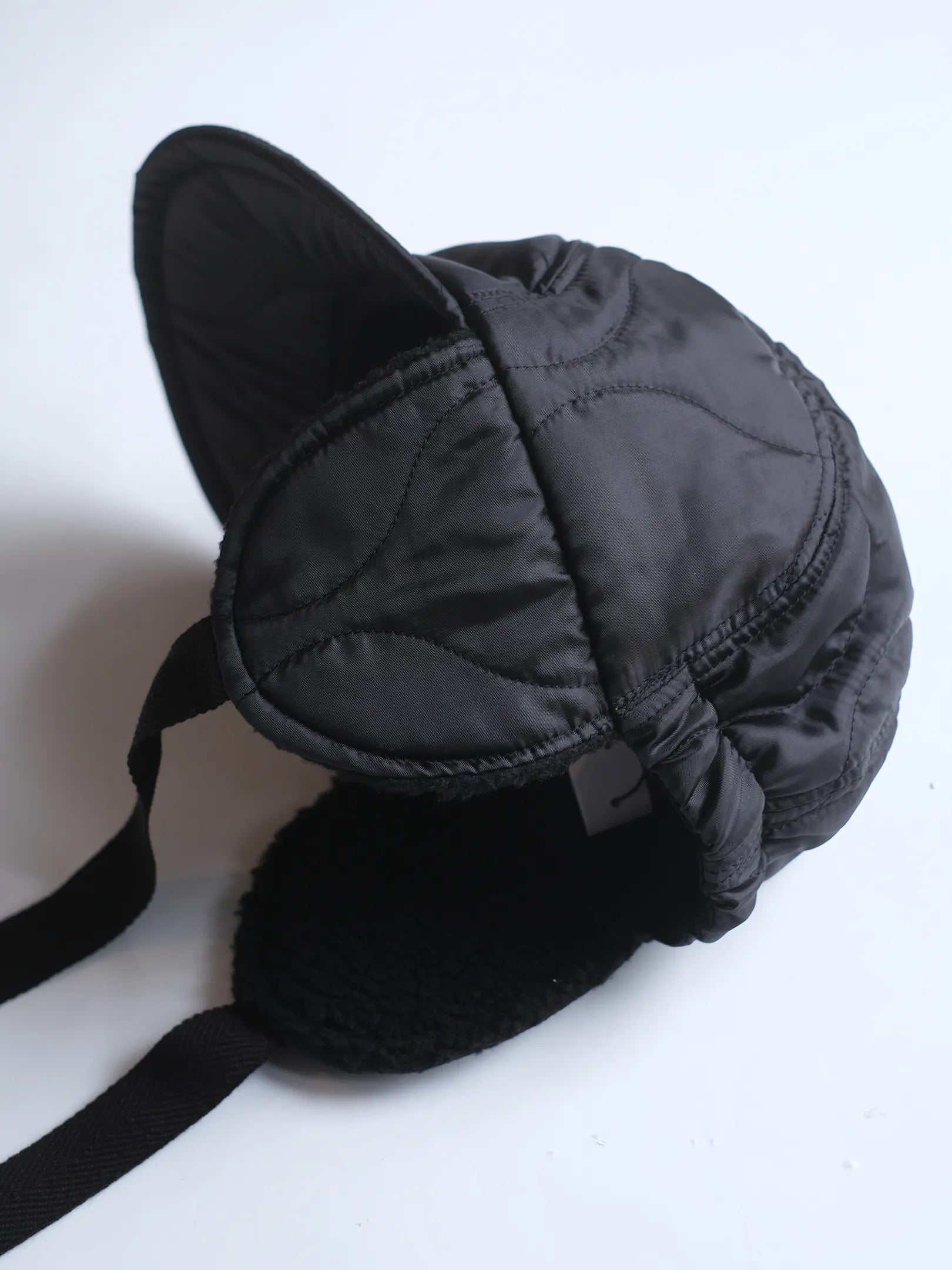 FOUND FEATHER "Halfmoon Cap with Ears(3colors)"