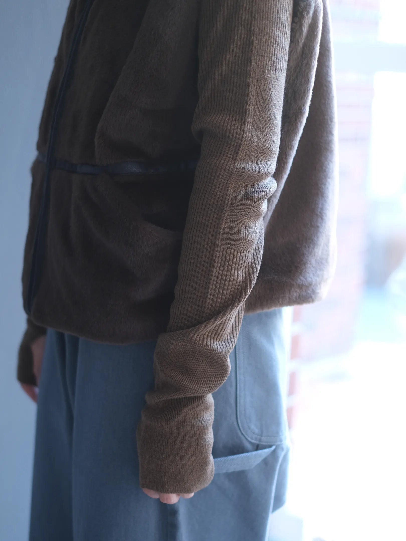 Kha:ki "STAND COLLAR FUR VEST"