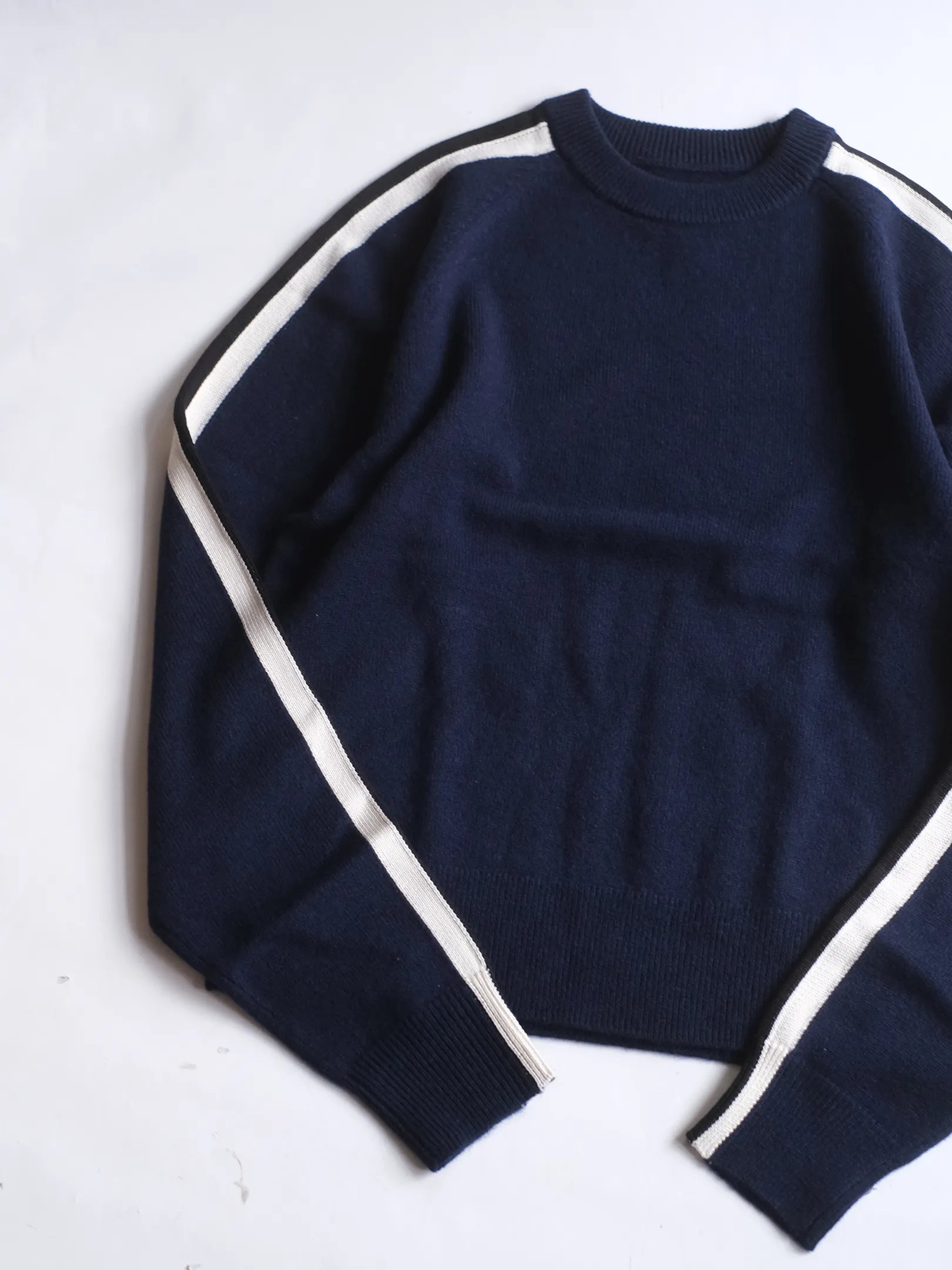 ANTHOM "ヤク×メリノウール　配色ラインTOPS(2colors)"