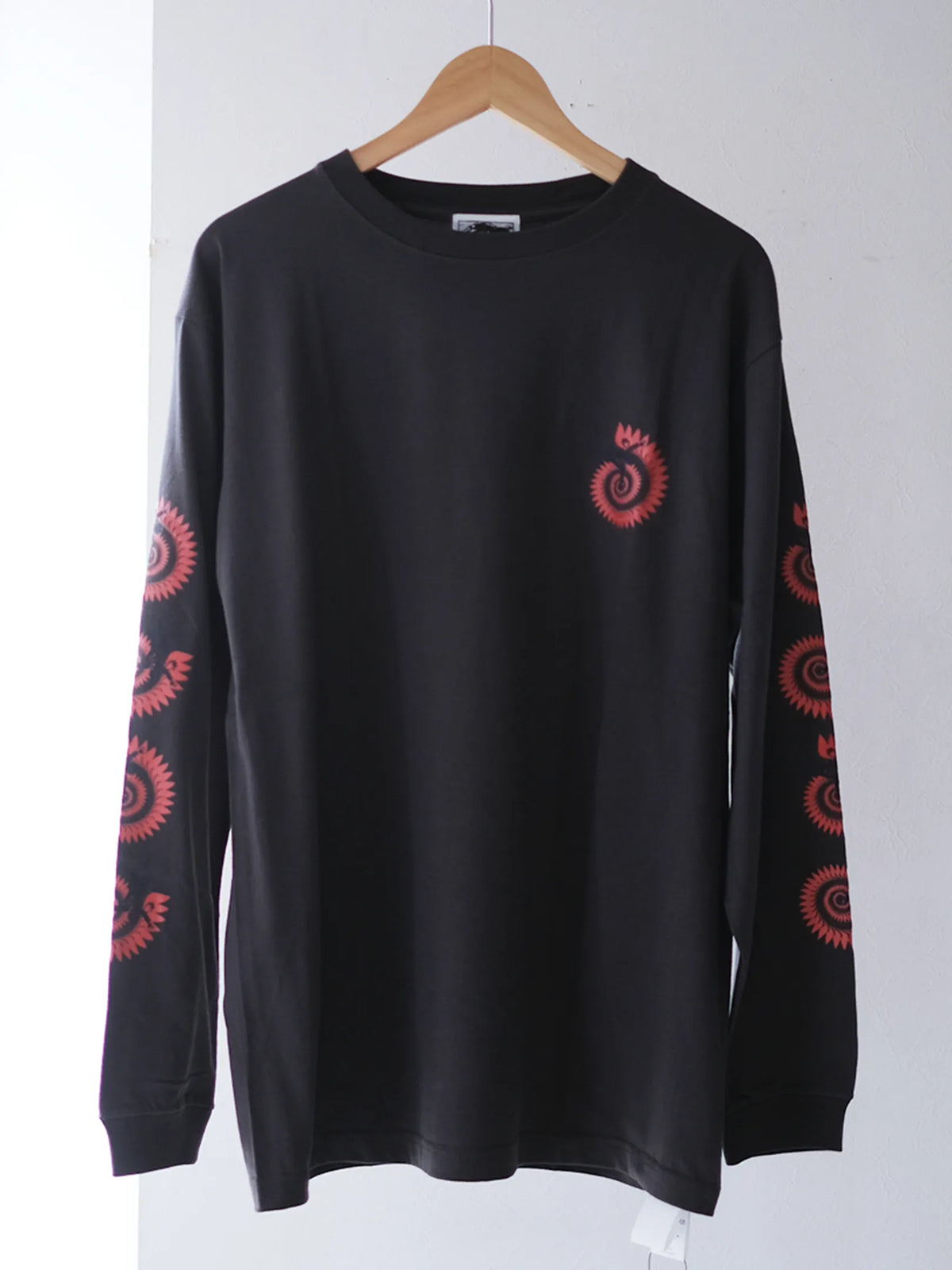 RAY TROLL "Helicoprion Vertigo Homage L/S T-Shirt(2colors)"