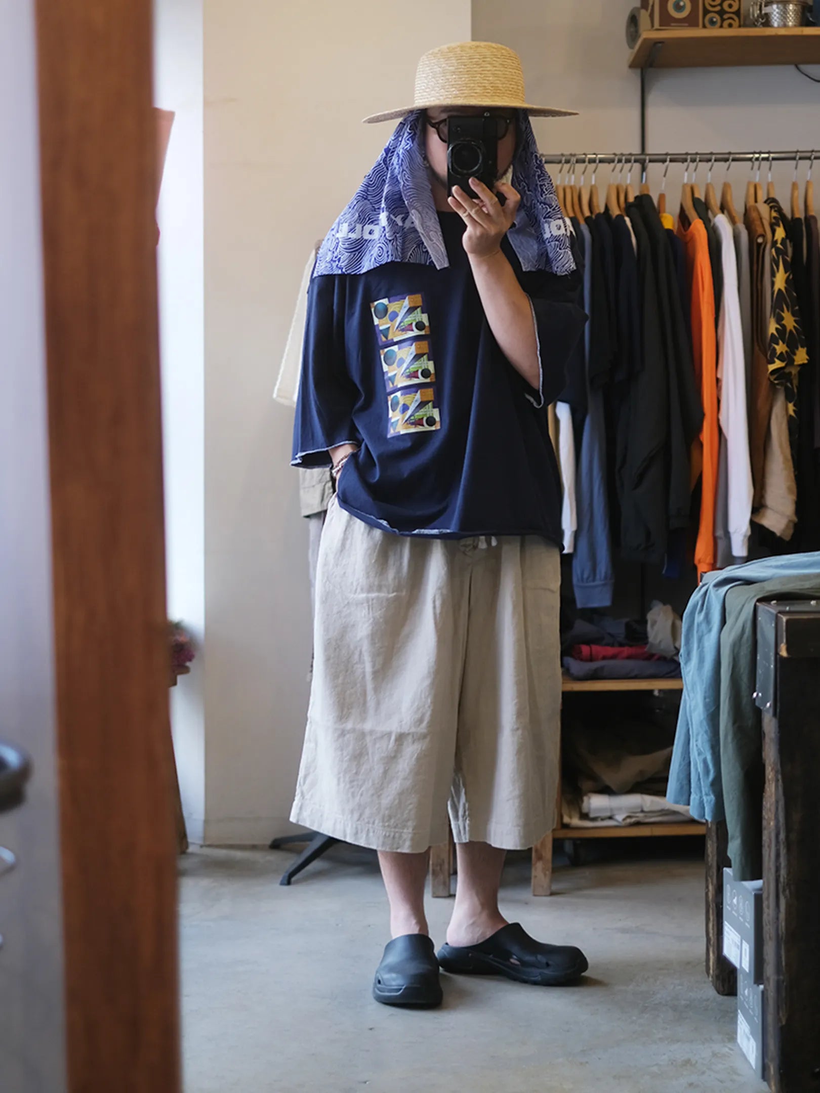 GILDAN CUSTOM DABO SLEEVE  Tee (NAVY HALF with PANIO REPUBLIC)