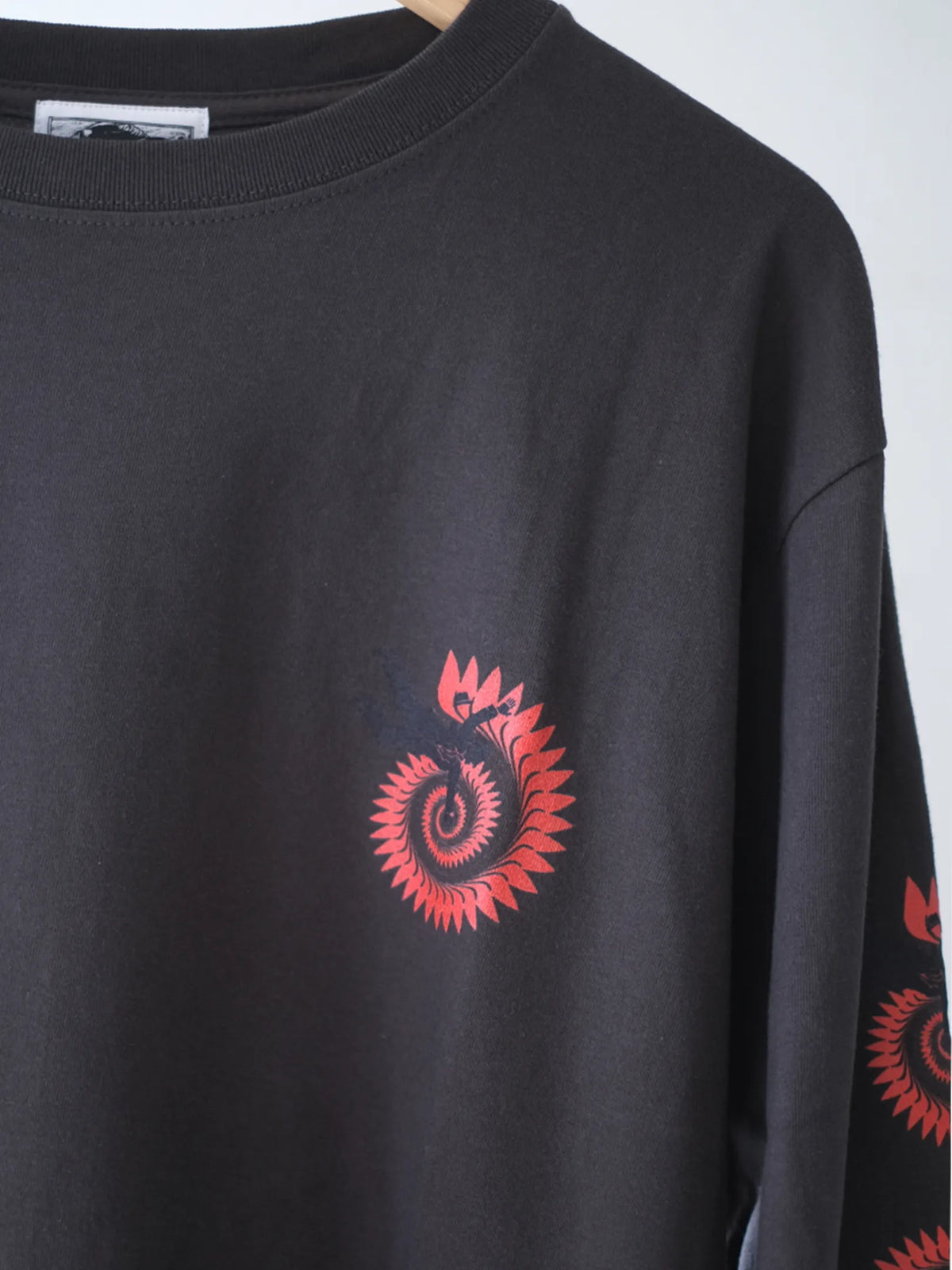 RAY TROLL "Helicoprion Vertigo Homage L/S T-Shirt(2colors)"