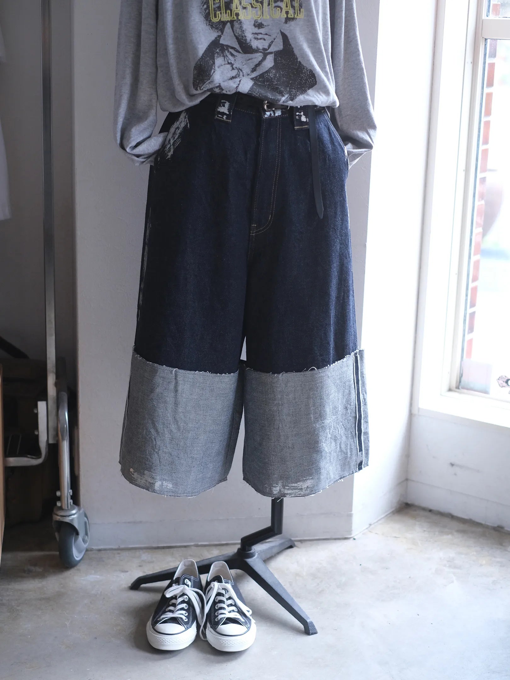 GO TO HOLLYWOOD  "Denim Roll Up Sparkle Jorts(LADIES)"