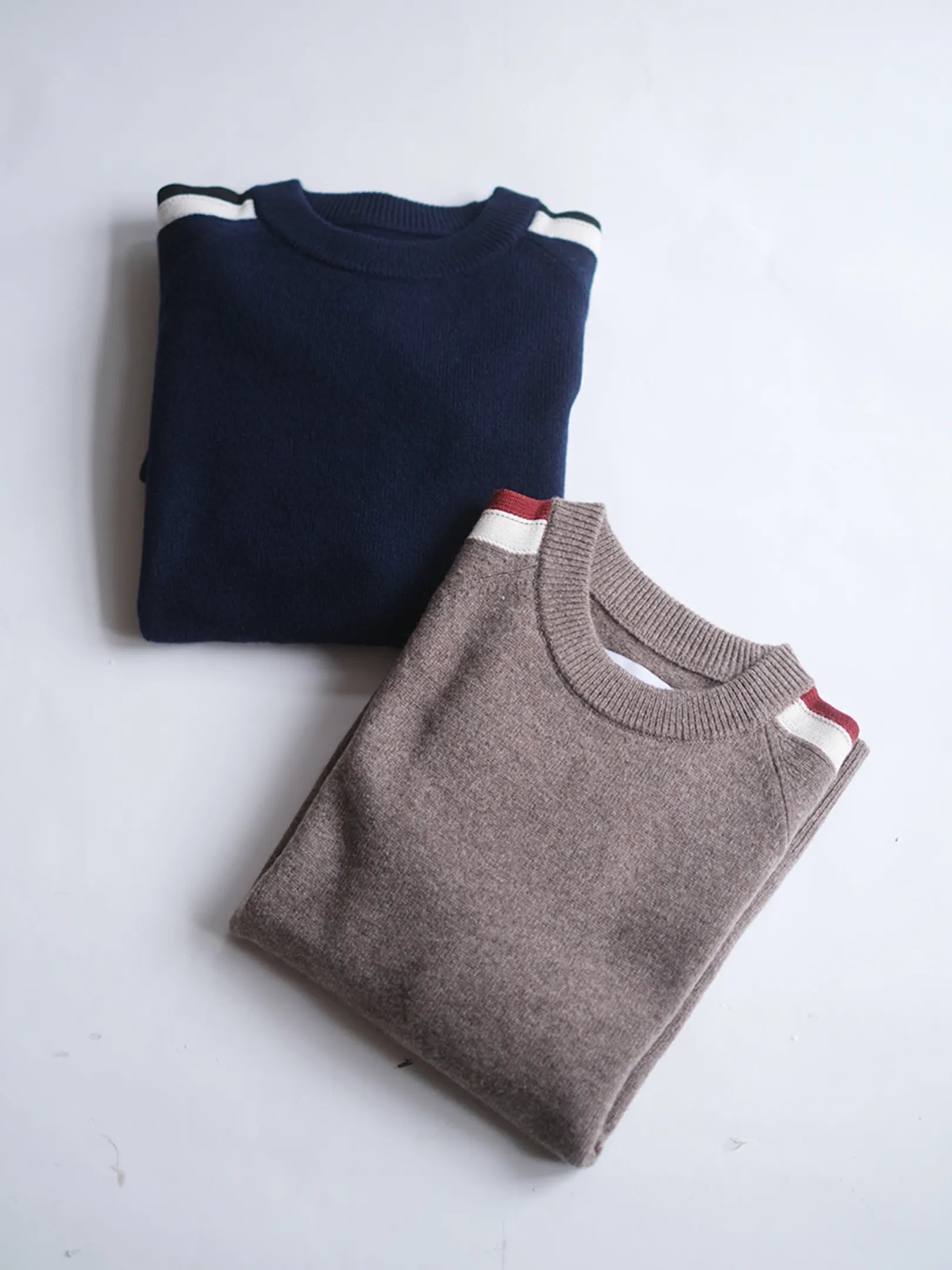 ANTHOM "ヤク×メリノウール　配色ラインTOPS(2colors)"