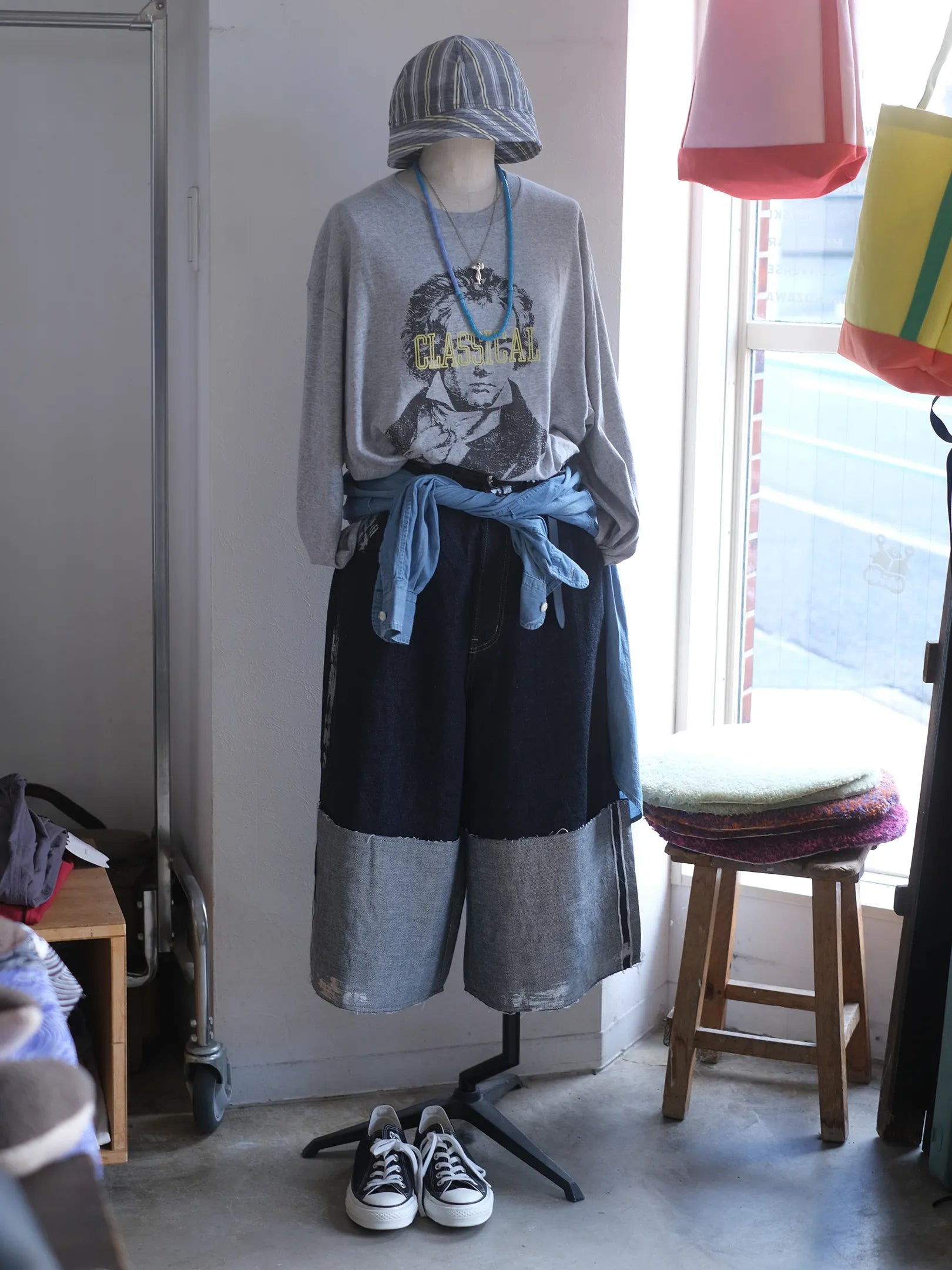 GO TO HOLLYWOOD  "Denim Roll Up Sparkle Jorts(LADIES)"