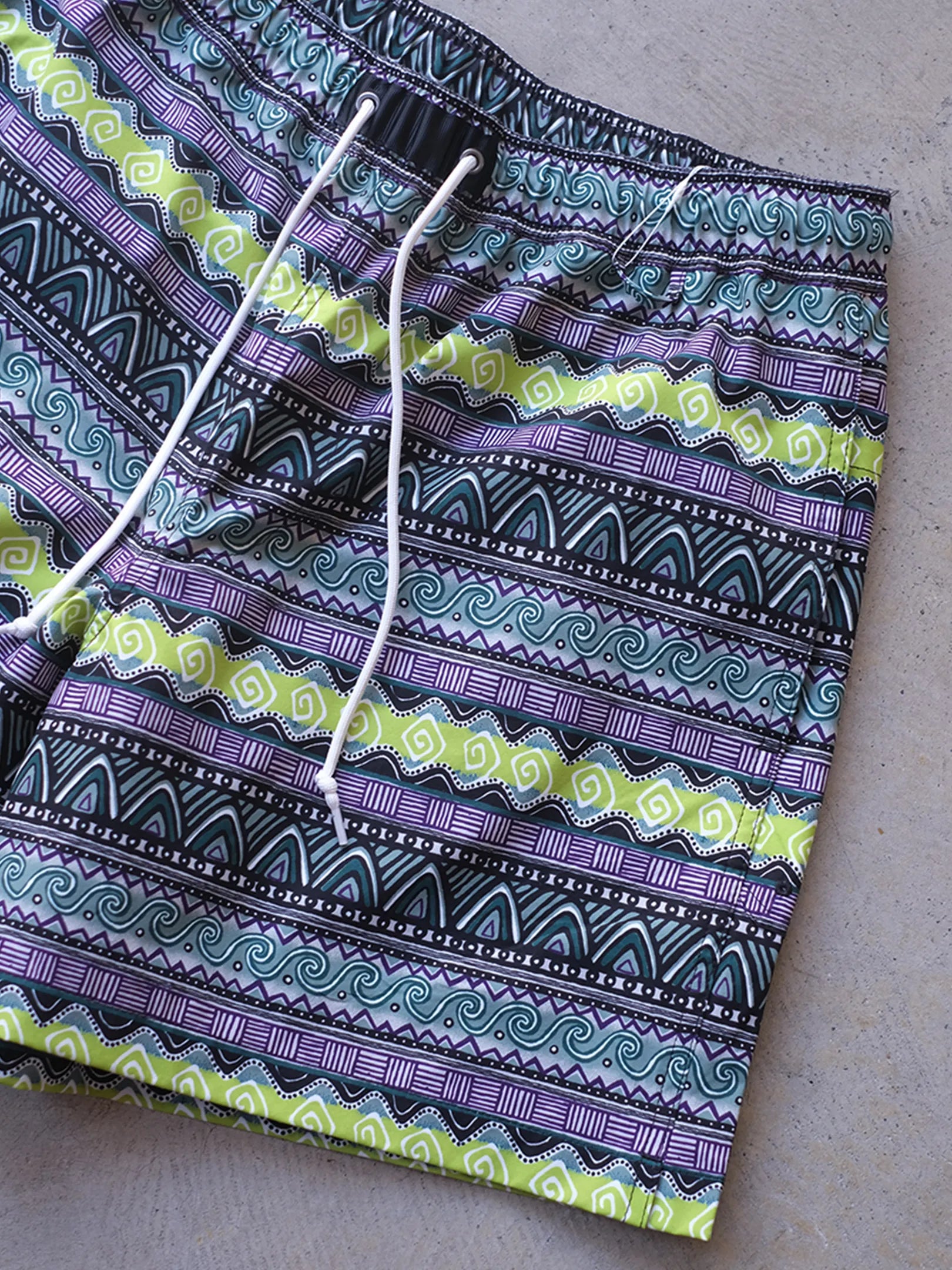 UNFRM "2WAY BAGGY SURF 80s RETRO BORDER SHORTS(GREEN MOSH)"