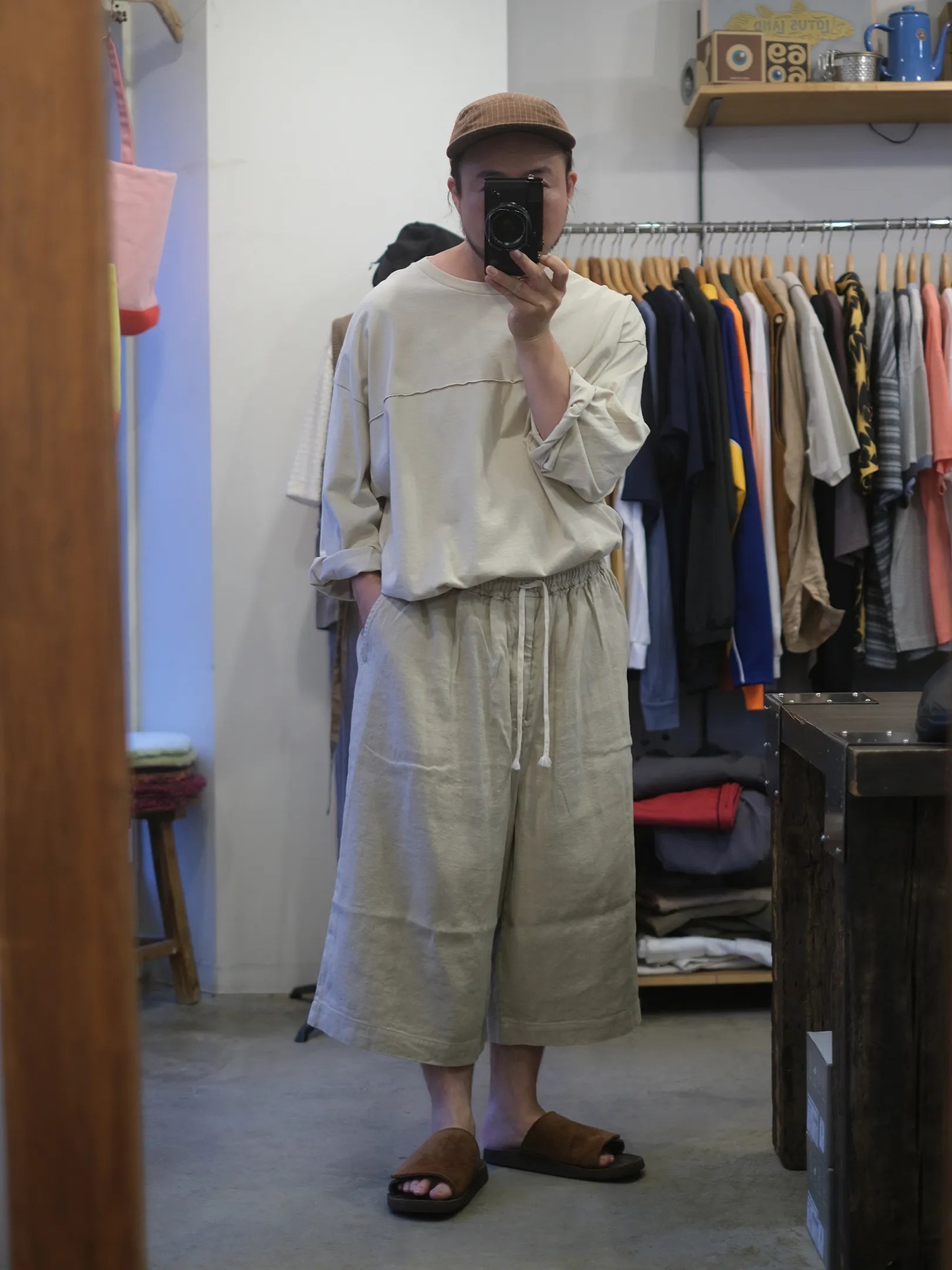 児島新鮮組  "BIG BULB SHORTS (BEIGE)"