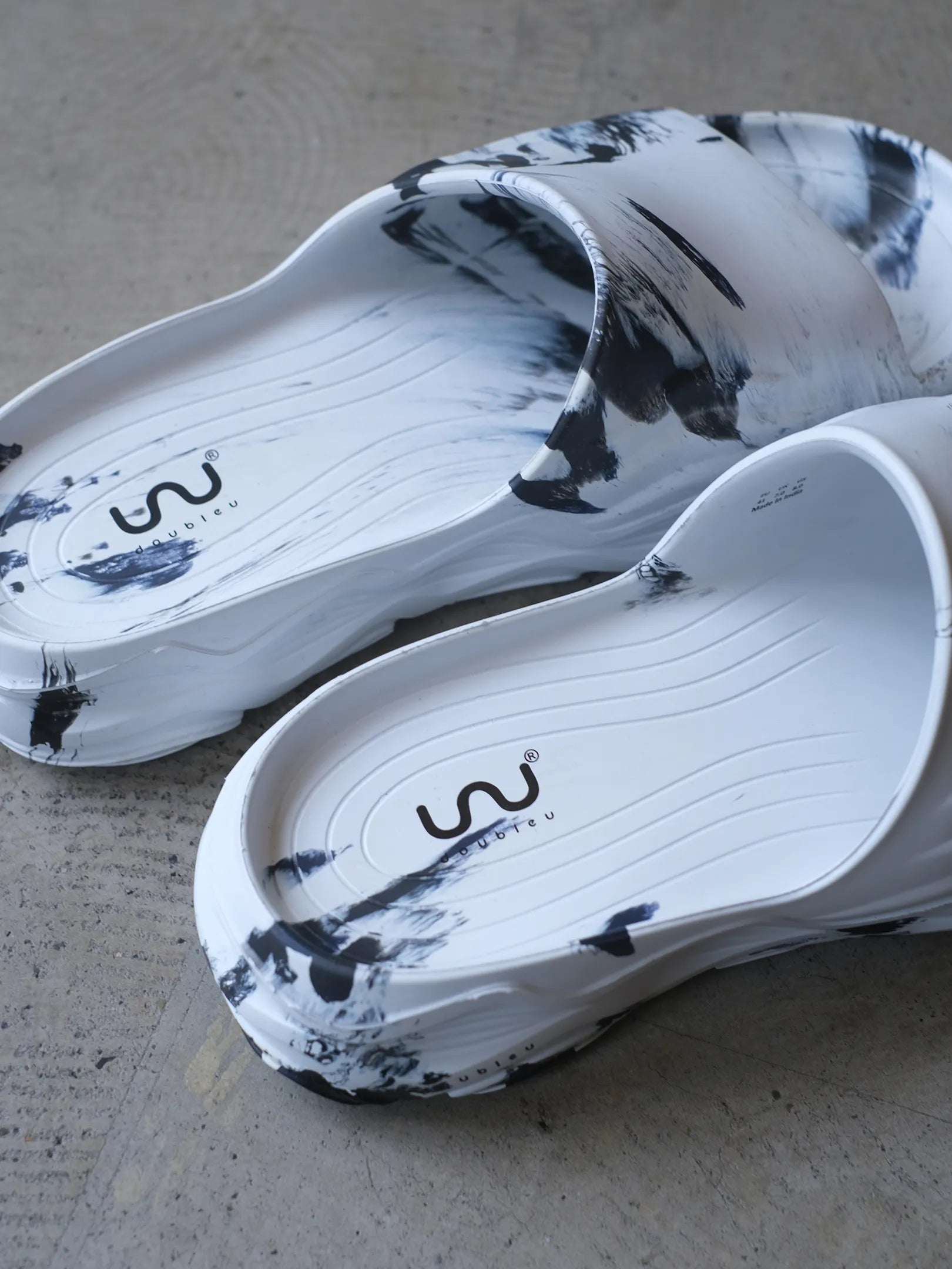 doubleu "ULTRA SPORTY SLIDE - MEN (WHITE + BLK/BLU)"