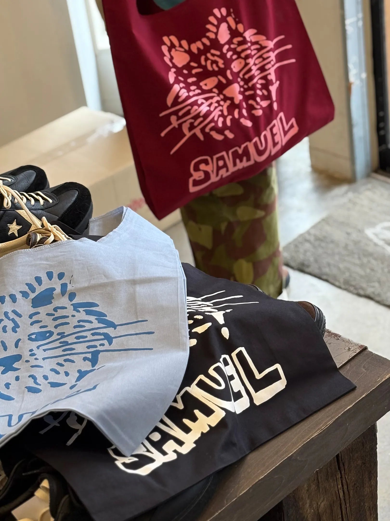 SAMUEL×Panio "SAMUEL&amp;Panio Triple Logo S/S TEE (2 colors)"