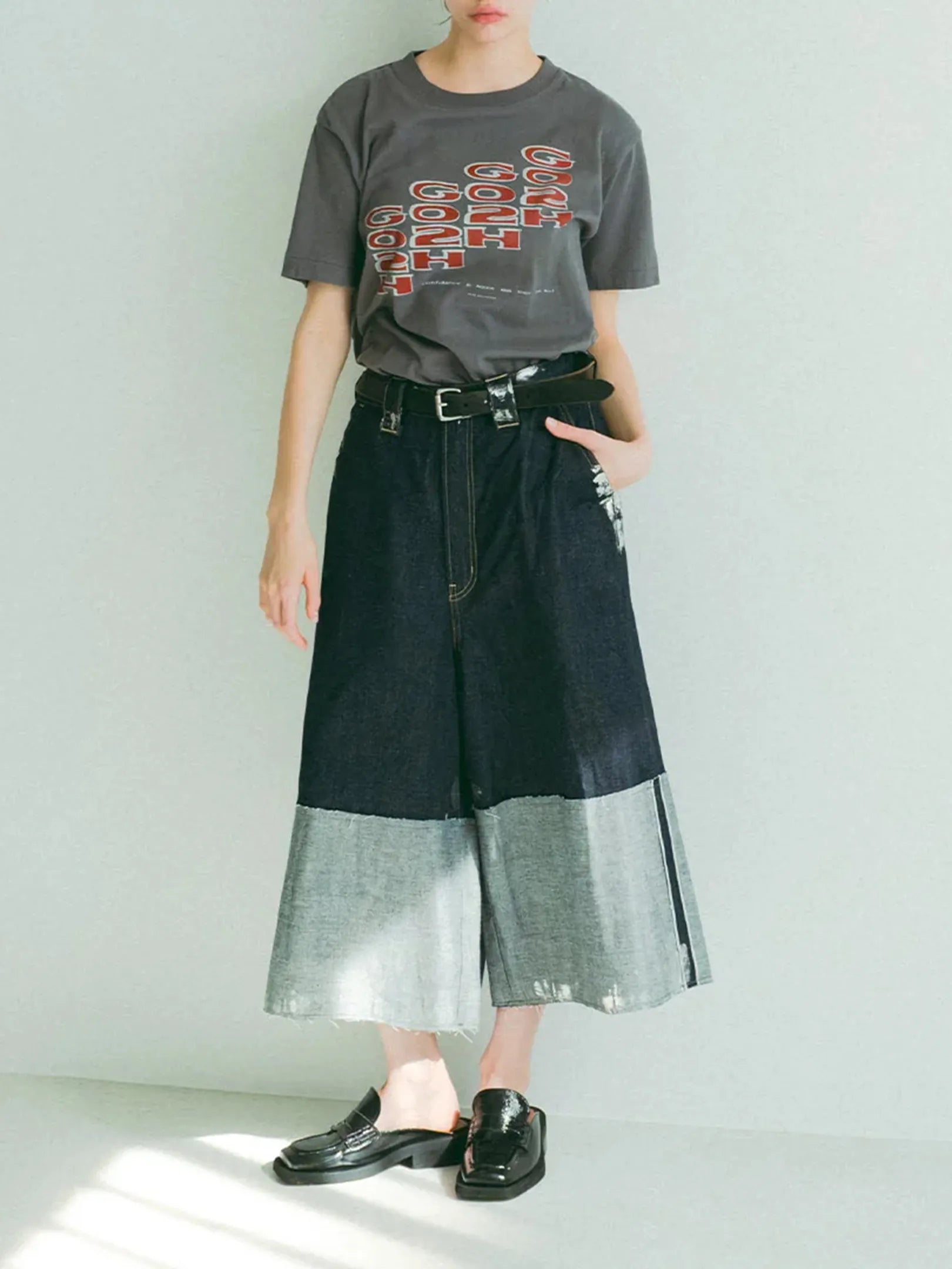 GO TO HOLLYWOOD  "Denim Roll Up Sparkle Jorts(LADIES)"