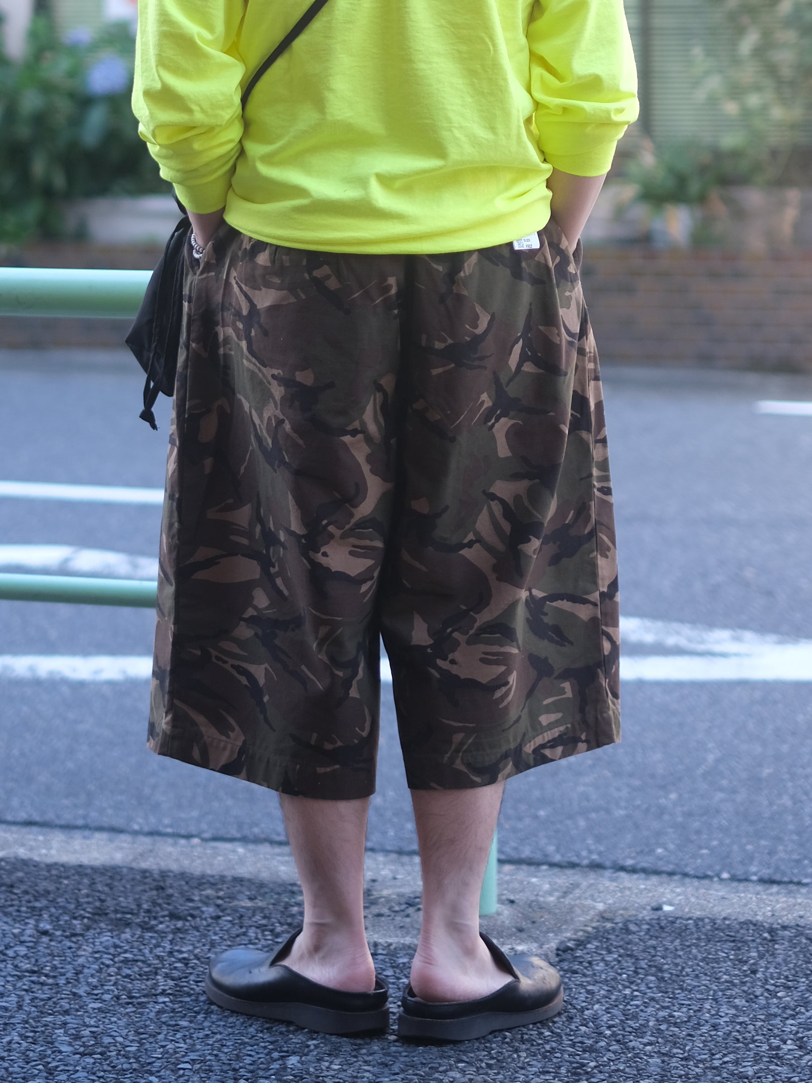 児島新鮮組  "BIG BULB SHORTS (CAMO)"