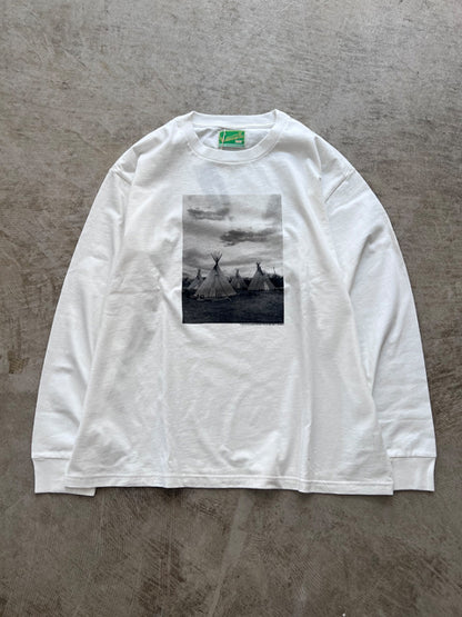 WESTOVERALLS "TIPI PHOTO L/S T-SHIRT(2colors)"