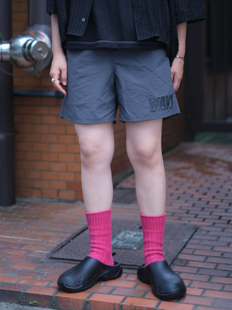 Kha:ki "Q.D. NYLON SHORTS WAVY "