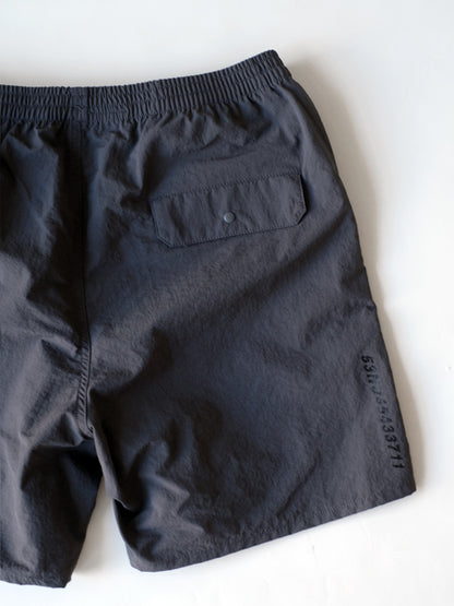 Kha:ki "Q.D. NYLON SHORTS WAVY "