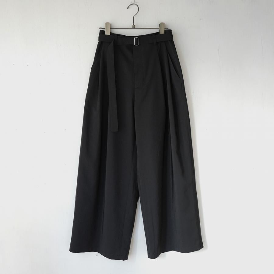 manon "TAFFETA TWO TUCK WIDE PANTS"(2colors)