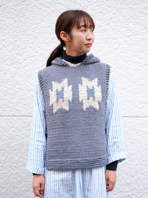 DECHO "HAND KNIT HOOD VEST"